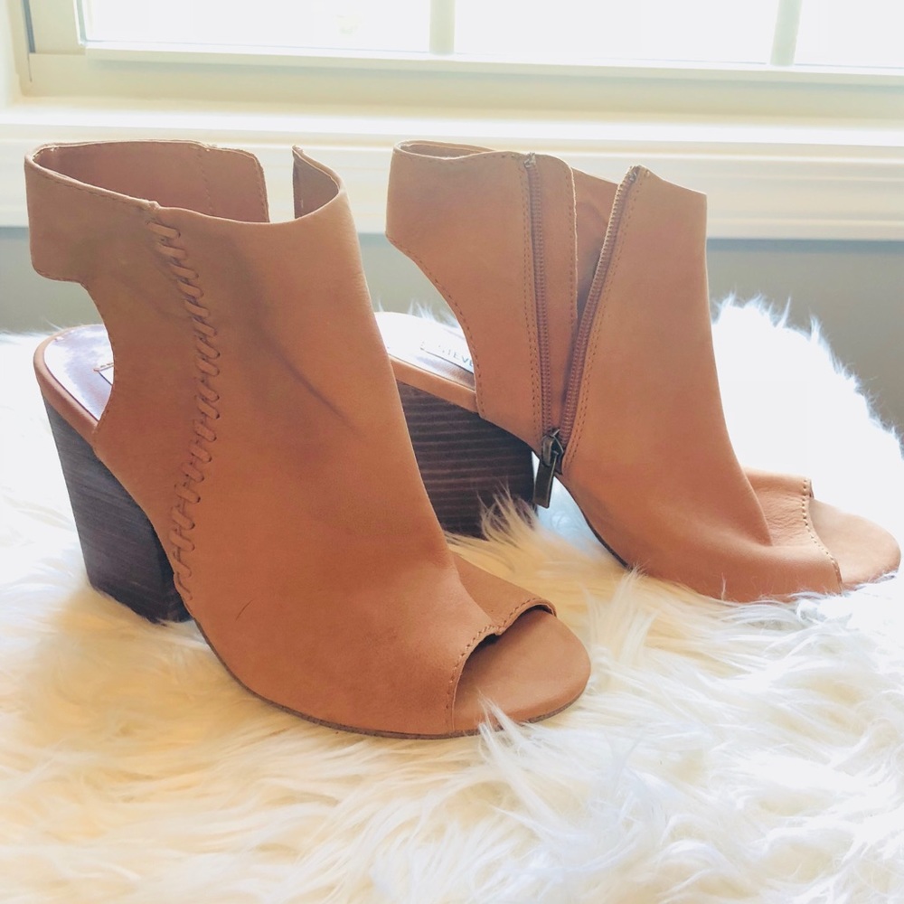 NWOT Steve Madden open-toe bootie